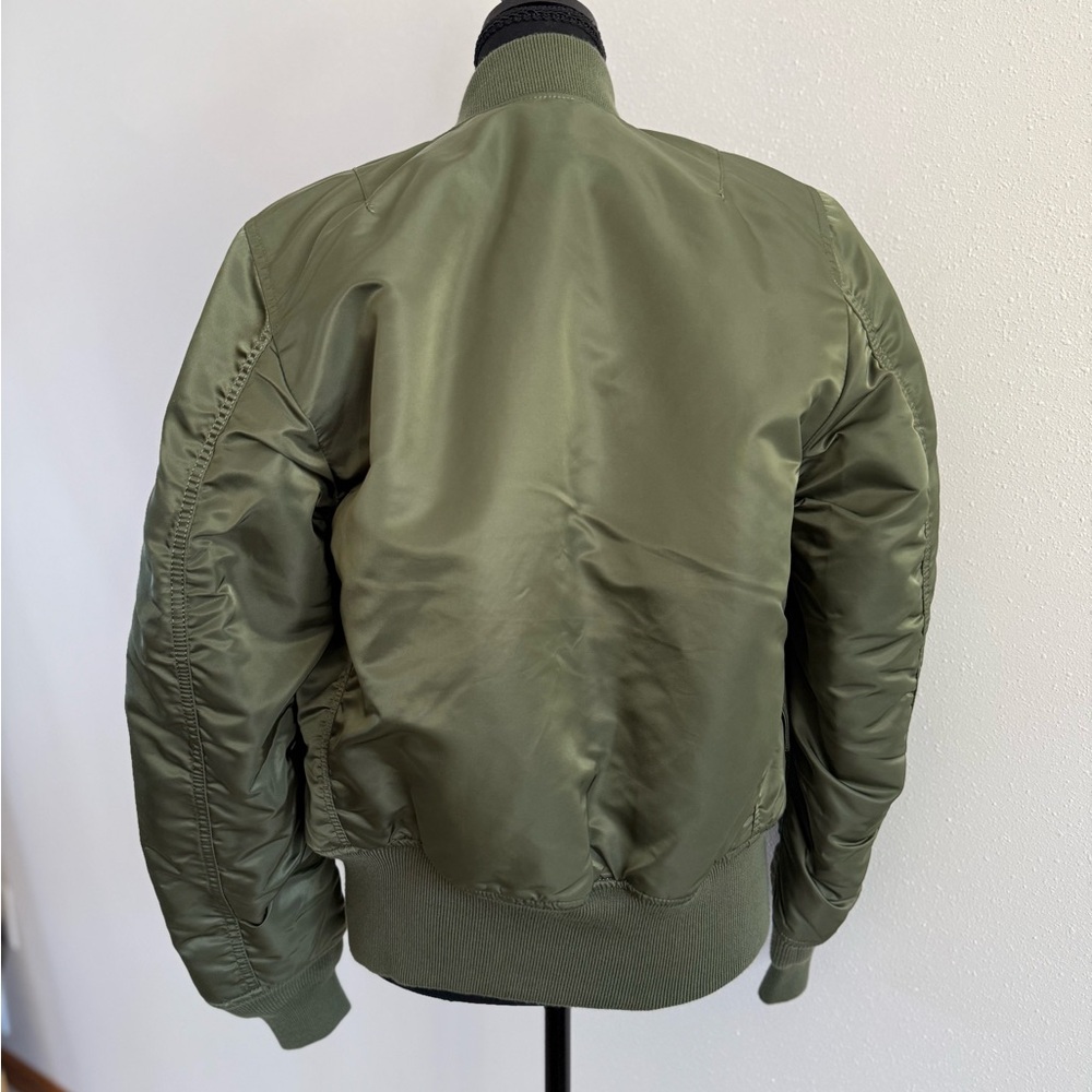 Alpha Industries MA-1 Bomber Jacket Olive Green Flight Jacket Size M NWOT - Picture 4 of 16